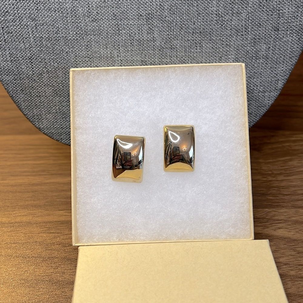 Vintage Gold Tone Arched Rectangular Pierced Earrings